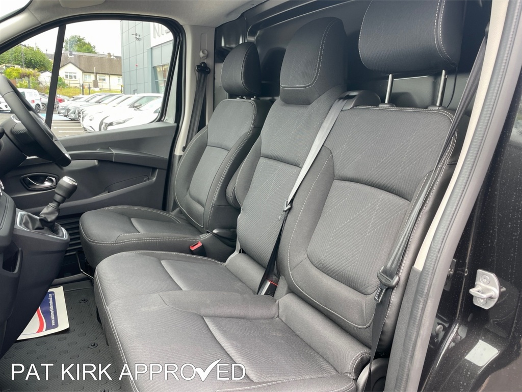 Nissan Primastar 2.0 Dci 130Ps H1 Tekna Van Black #5