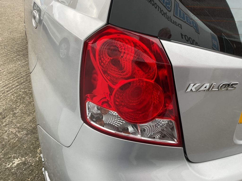 Chevrolet Kalos Hatchback 1.4 Silver #24