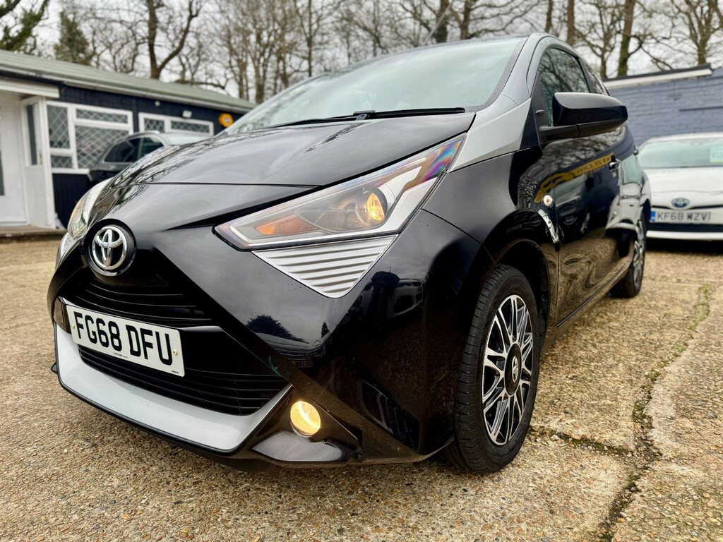 Toyota Aygo Hatchback FG68DFU Black #3