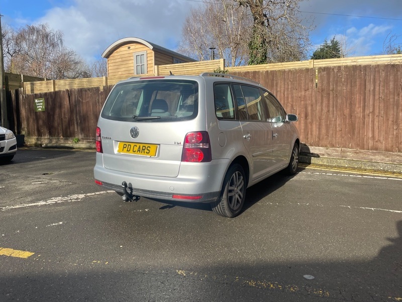 Volkswagen Touran Se Tsi Dsg Silver #3