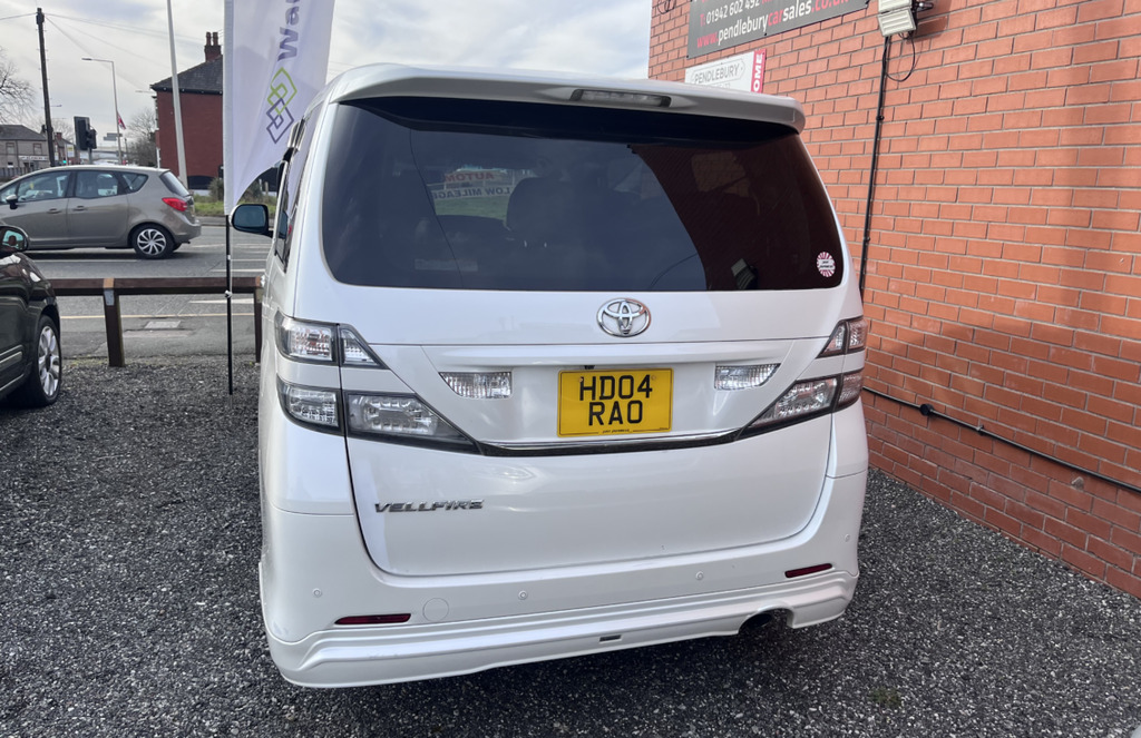 Toyota Vellfire Suv Black #4