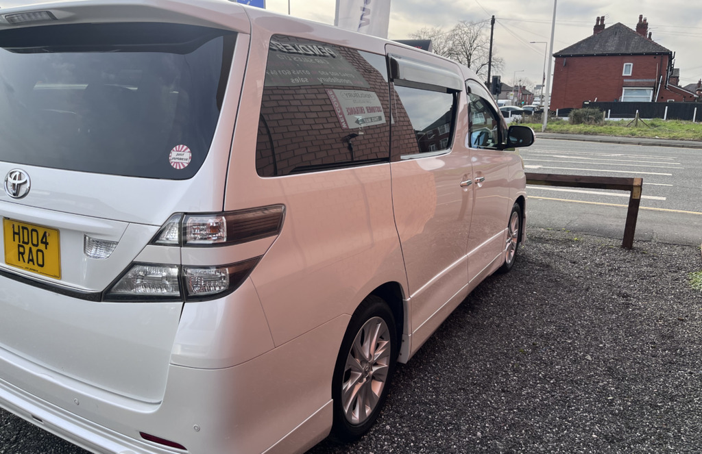 Toyota Vellfire Suv Black #3