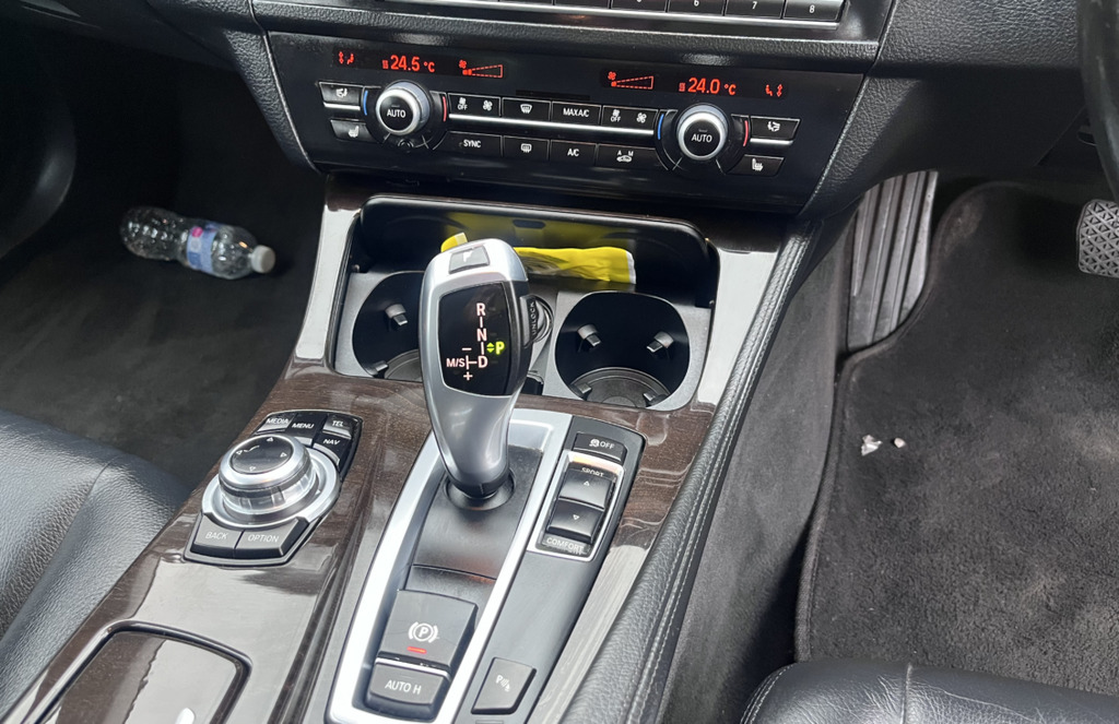 BMW 5 Series Saloon DU63YUN Black #6