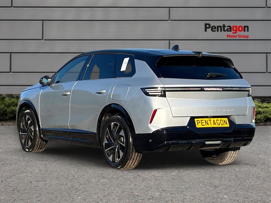 Vauxhall Grandland 73Kwh Gs Suv 213 Ps FT74APX Silver #2