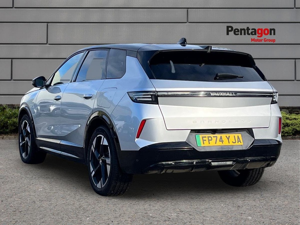 Vauxhall Grandland 73Kwh Ultimate Suv 213 Ps FP74YJA Silver #2