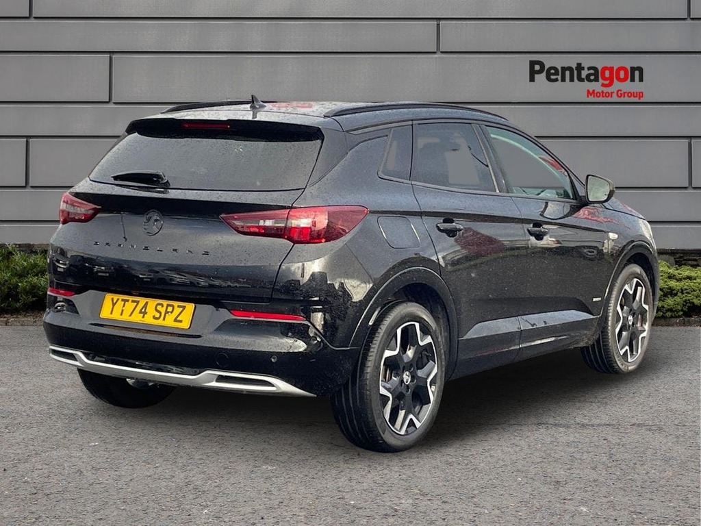 Vauxhall Grandland 1.6 14.2Kwh Ultimate Suv Plug In Hybrid Black #4
