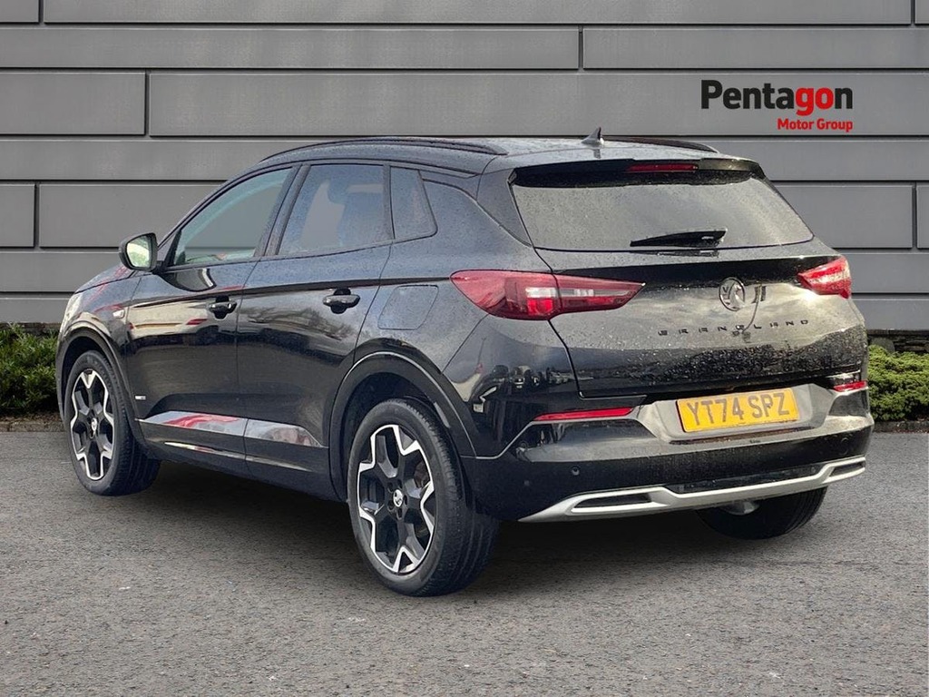 Vauxhall Grandland 1.6 14.2Kwh Ultimate Suv Plug In Hybrid Black #2