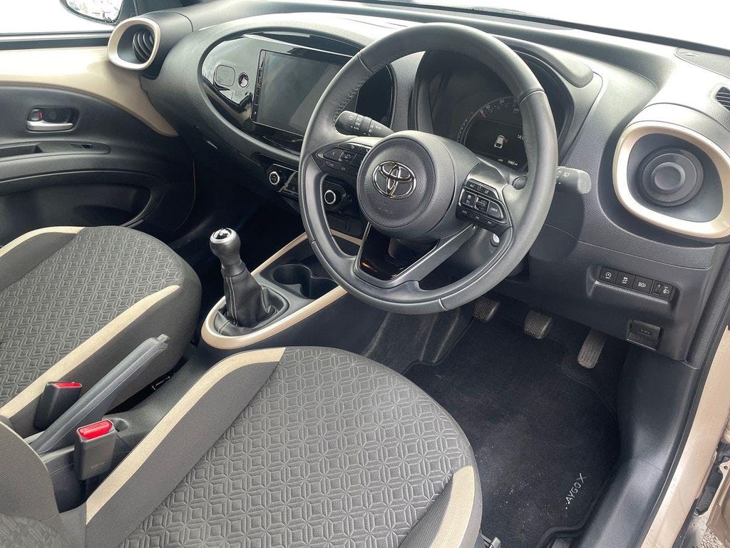 Toyota Aygo X 1.0 Vvt I Edge Hatchback Euro 6 YP73TNV Beige #5