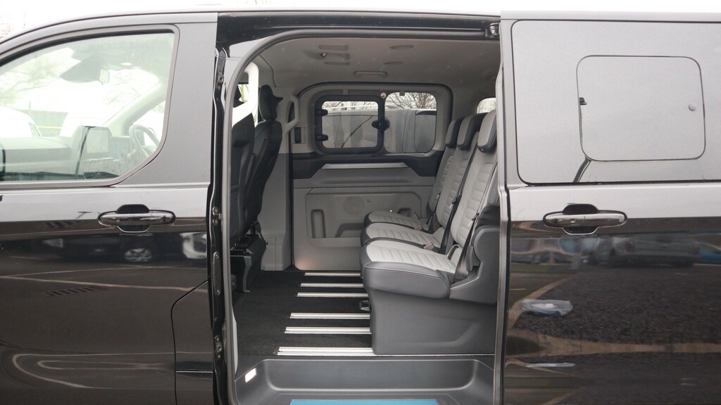 Ford Tourneo Custom L1 Swb H1 160Kw 71Kwh H1 Titanium X 8 Seater Black #6