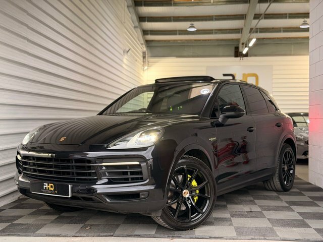 Porsche Cayenne 2020 3.0 V6 E-hybrid 14.1Kwh Suv Plug-i Black #4