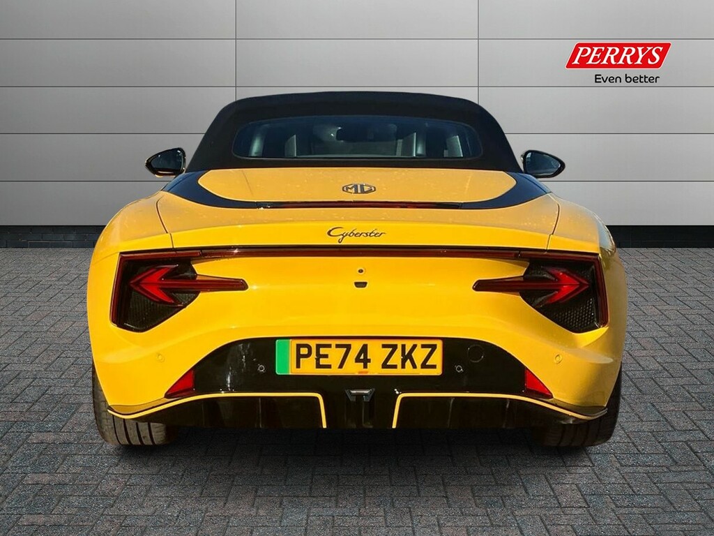 MG Cyberster 375Kw Gt Dual Motor 77 Kwh Awd Yellow #5