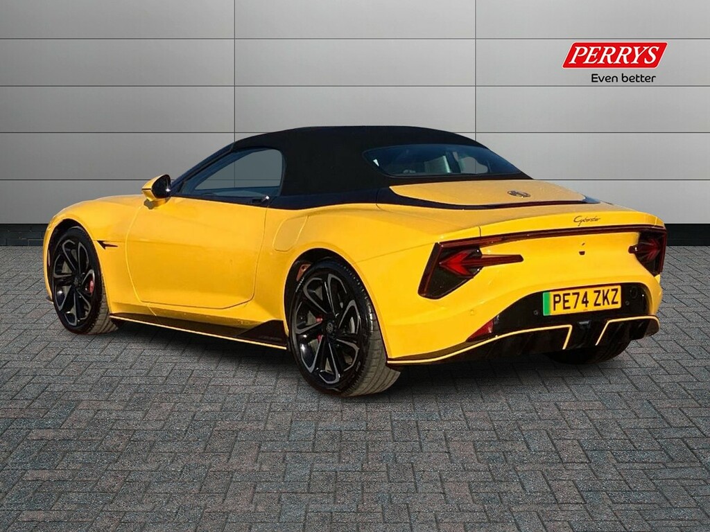 MG Cyberster 375Kw Gt Dual Motor 77 Kwh Awd Yellow #2