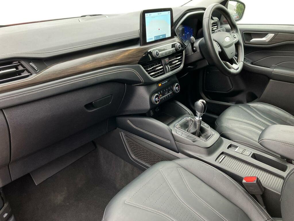 Ford Kuga 1.5 Ecoboost 150 Vignale SR72GNY Red #6