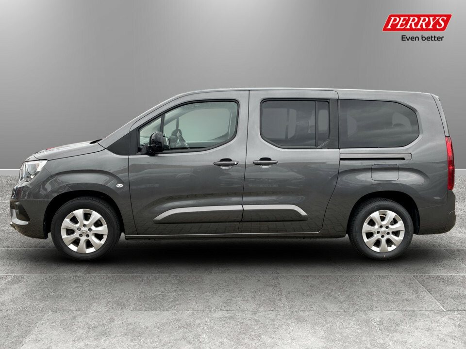 Vauxhall Combo-e Life 100Kw Se XL 50Kwh 5 Seat Grey #4