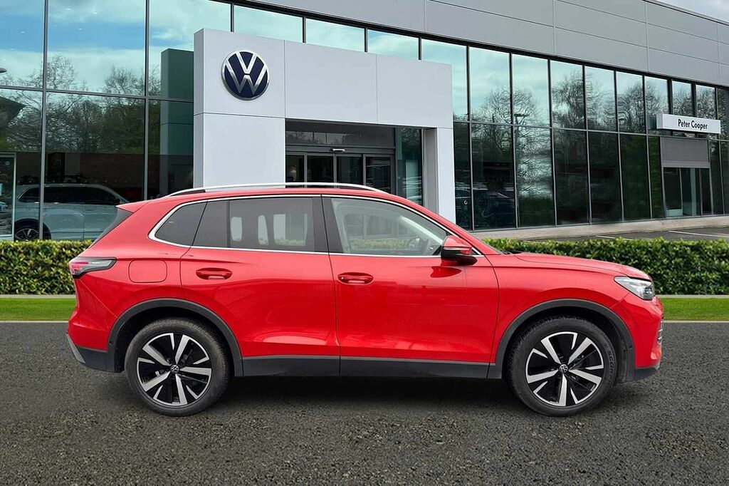 Volkswagen Tiguan 1.5 Etsi 150 Elegance Dsg HY75CXL Red #4