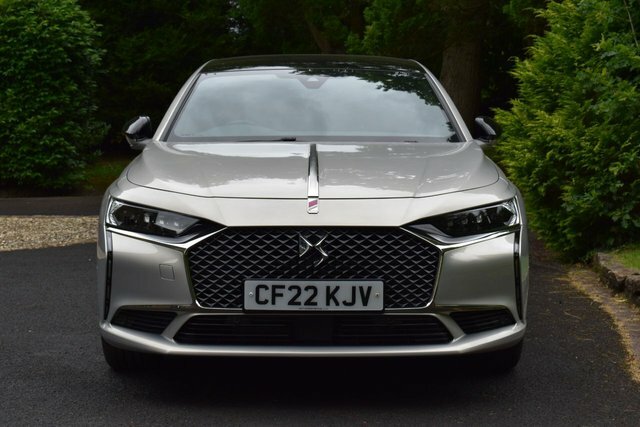 DS DS 9 1.6 Puretech Performance Line Saloon White #3