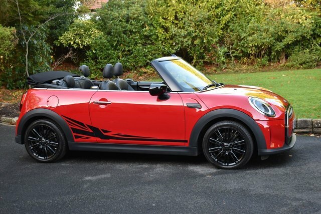 Mini Convertible 1.5 Cooper Exclusive Convertible Steptr MX22WDN Red #2