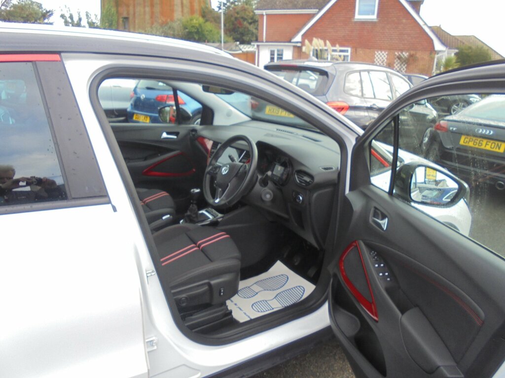 Vauxhall Crossland Sri Nav Turbo 6 HT70OVZ White #2