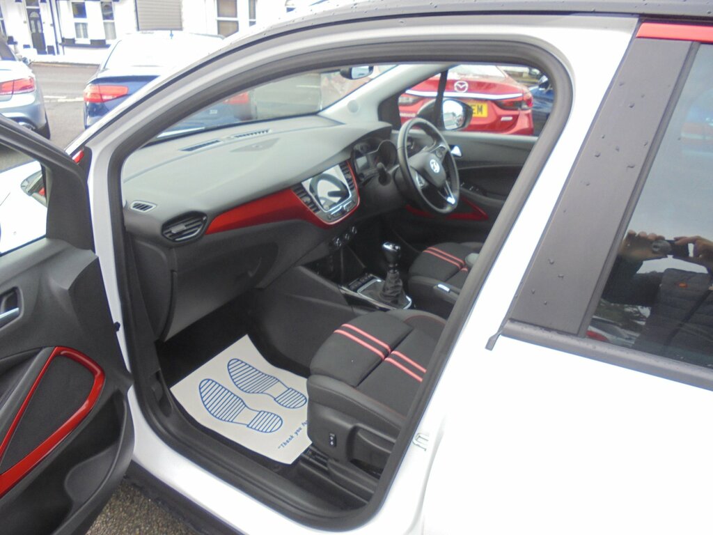 Vauxhall Crossland Sri Nav Turbo 6 HT70OVZ White #6