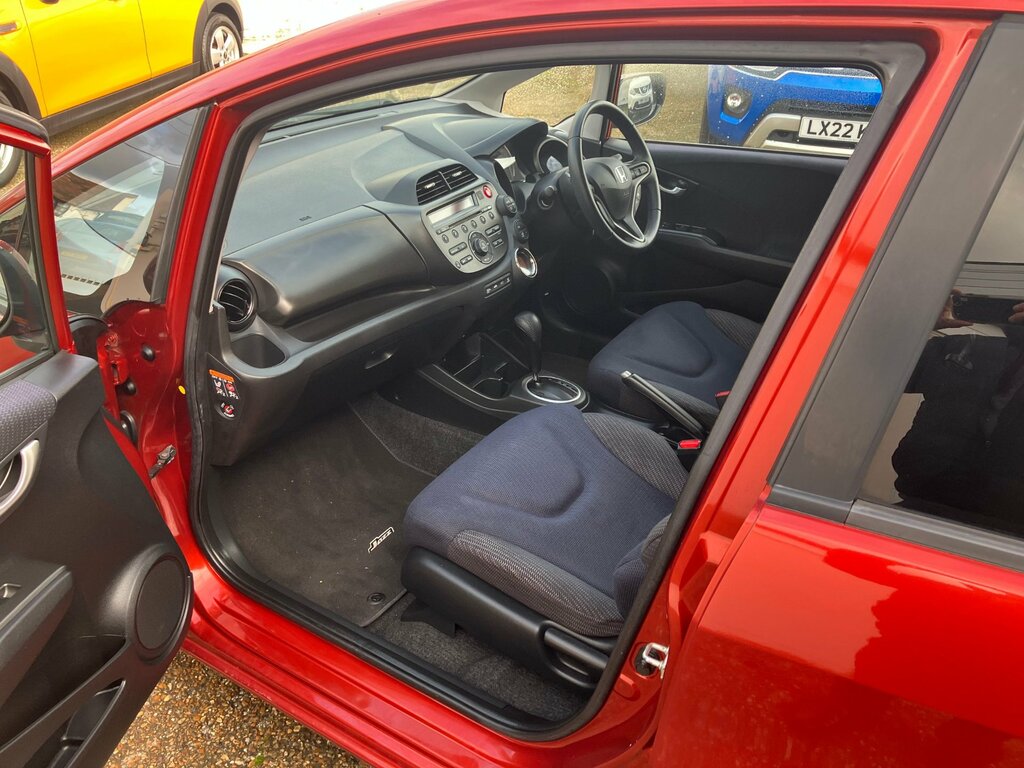 Honda Jazz Es Plus 1.4 I-vtec Hatchback Cvt Euro 5 RJ64GBF Red #6