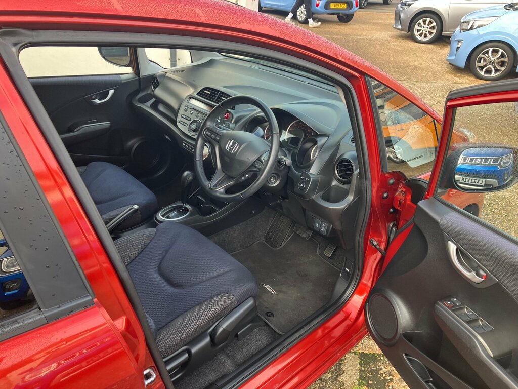Honda Jazz Es Plus 1.4 I-vtec Hatchback Cvt Euro 5 RJ64GBF Red #2