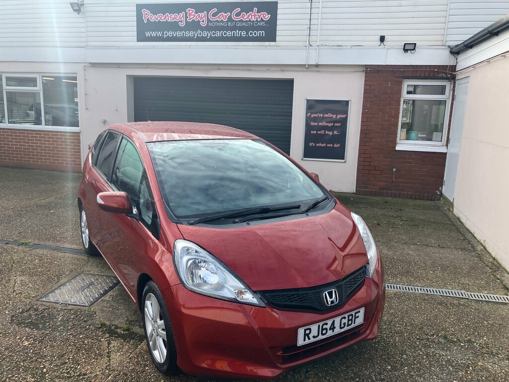 Honda Jazz Es Plus 1.4 I-vtec Hatchback Cvt Euro 5 Red