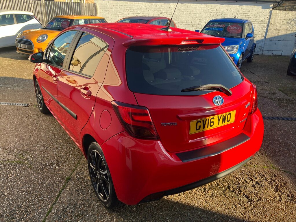 Toyota Yaris Design 1.5 Vvt-h Hybrid E-cvt Euro 6 GV16YWO Red #2