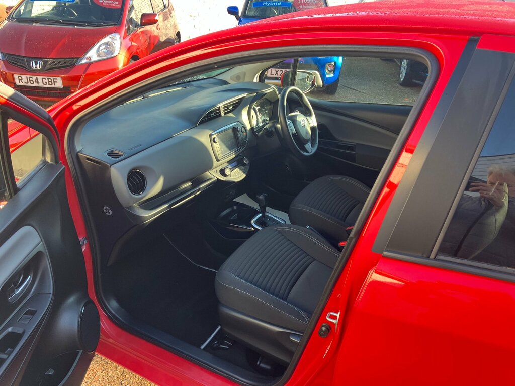 Toyota Yaris Design 1.5 Vvt-h Hybrid E-cvt Euro 6 GV16YWO Red #5