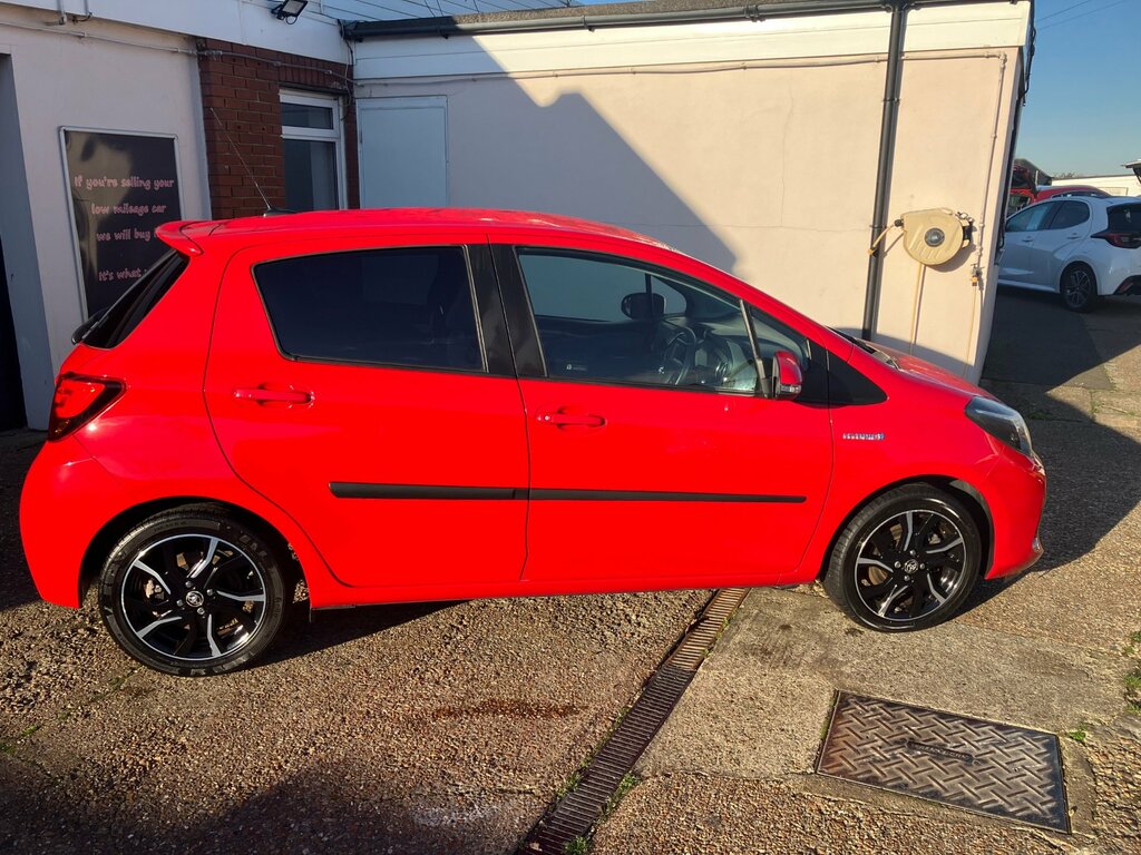 Toyota Yaris Design 1.5 Vvt-h Hybrid E-cvt Euro 6 GV16YWO Red #6