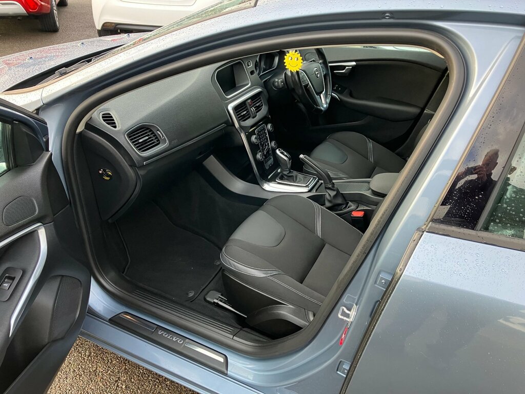 Volvo V40 T3 Momentum Nav Plus 1.5 Hatchback Aut RX17XAS Blue #6