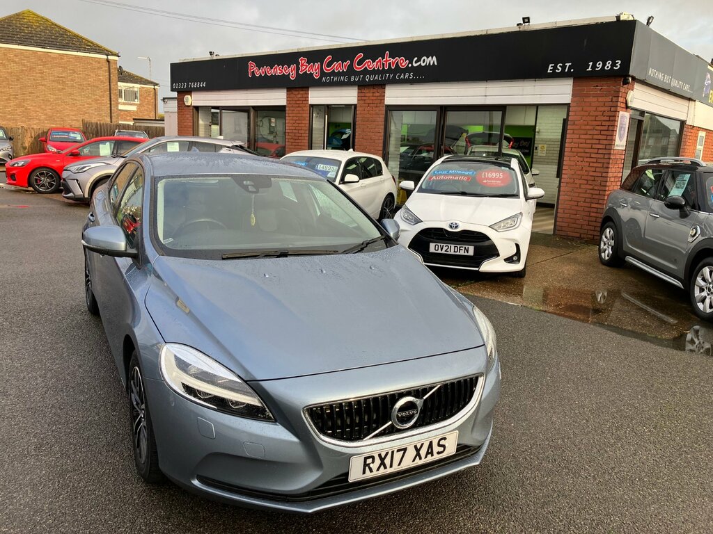 Volvo V40 T3 Momentum Nav Plus 1.5 Hatchback Aut Blue