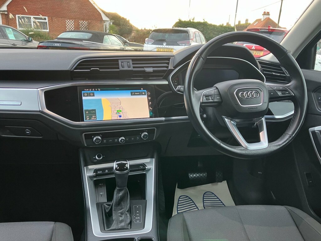 Audi Q3 Technik 1.5 Tfsi Cod 35 Suv S Tronic E RE70YRG Black #4