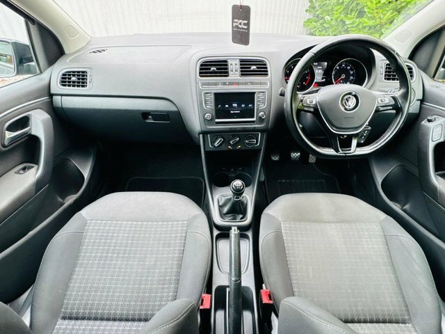 Volkswagen Polo 2017 1.2 Tsi Match Edition Hatchback Ma OV67GXZ Grey #3