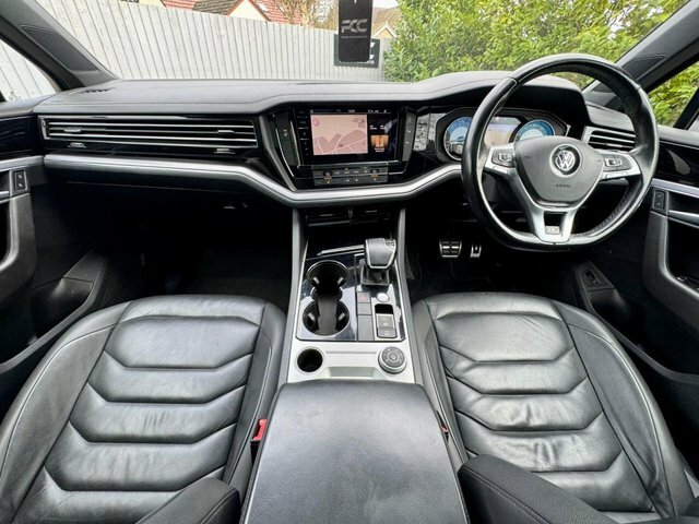 Volkswagen Touareg 2018 3.0 Tdi V6 R-line Suv Tiptronic 4M KP68KNY Grey #3