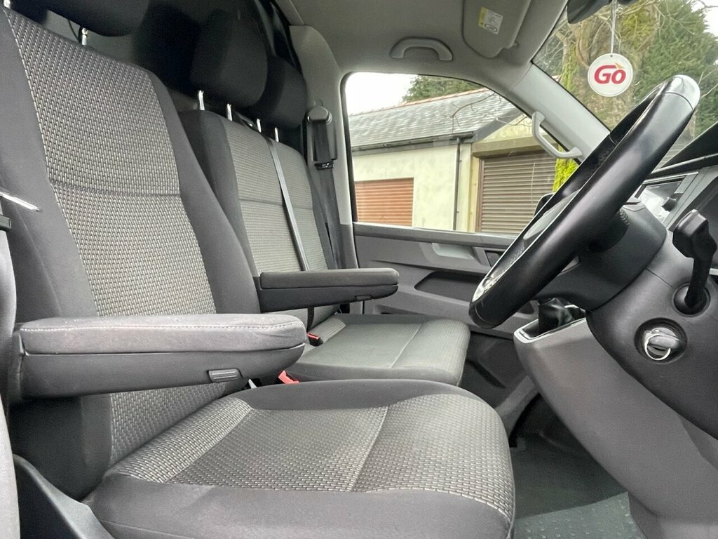 Volkswagen Transporter 2L Highline UGZ4510 Black #2