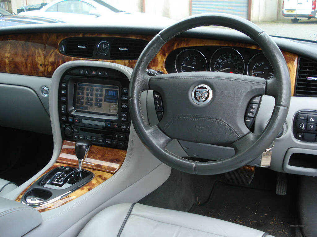 Jaguar XJ Xj 2.7 Tdvi Sovereign Blue #2