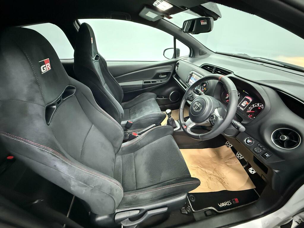 Toyota Yaris 1.8 Supercharged Grmn Edition White #5