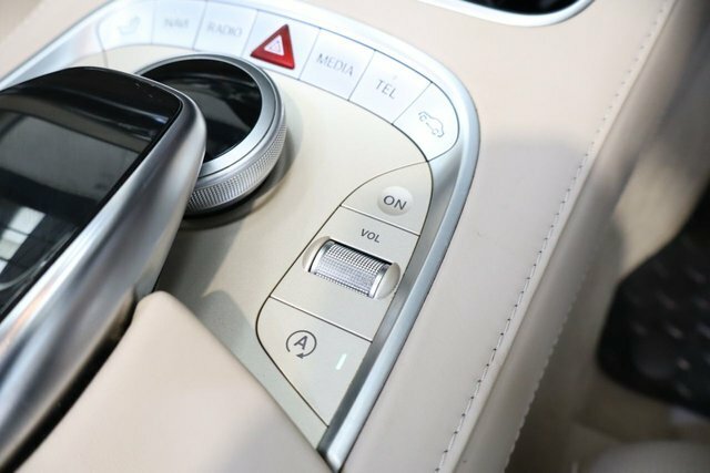 Mercedes-Benz Maybach S Class 6.0 S600 V12 Maybach Saloon G-tronic E Black #25