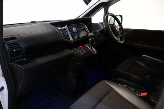 Honda StepWagon Spada 2.0L White #10
