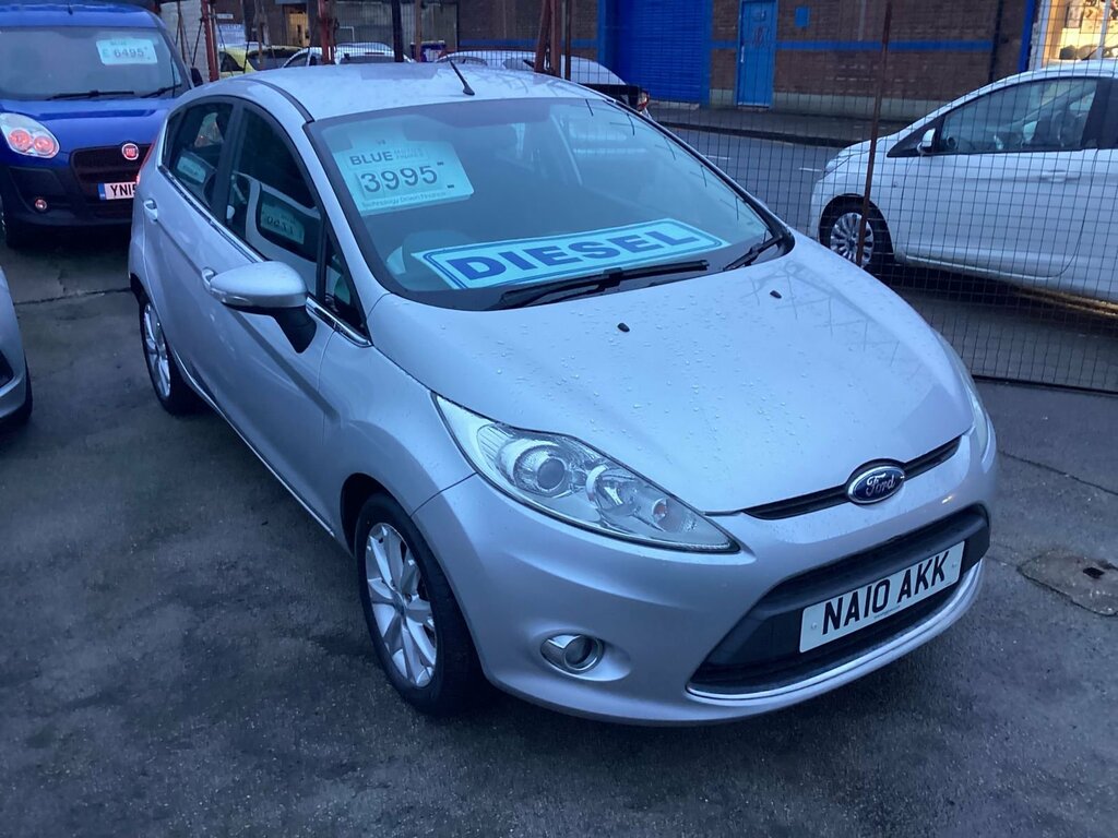 Ford Fiesta Fiesta Hatchback Silver