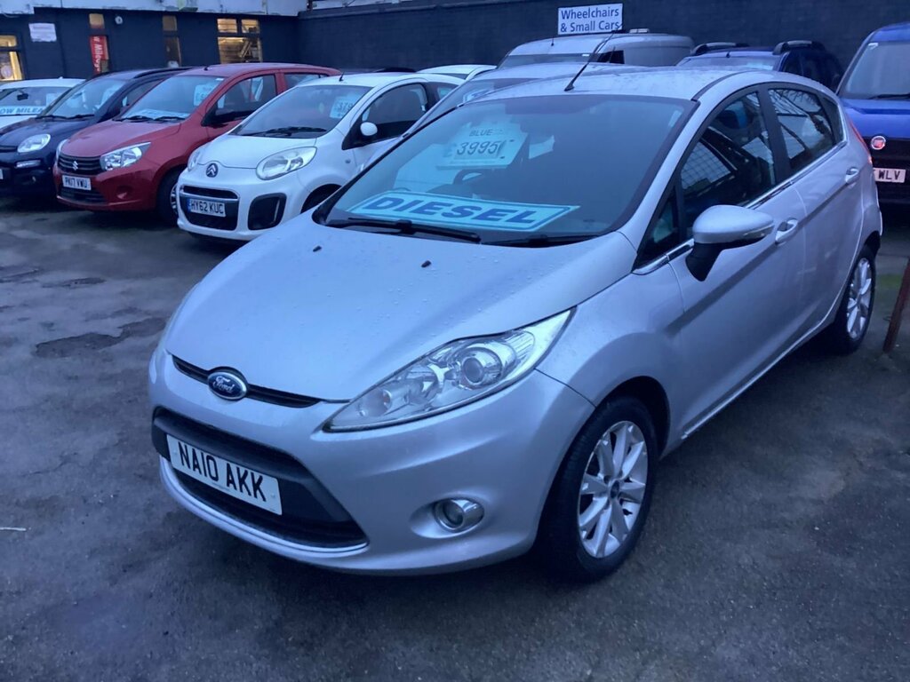 Ford Fiesta Fiesta Hatchback Silver #2