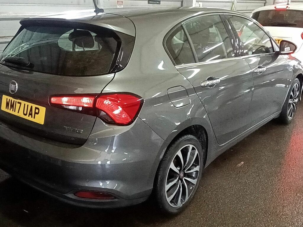Fiat Tipo 1.3 Multijetii Lounge Hatchback Grey #2