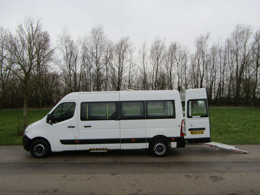 Renault Master Lm35 Wheelchair Accessible Vehicle Minibus Wav 