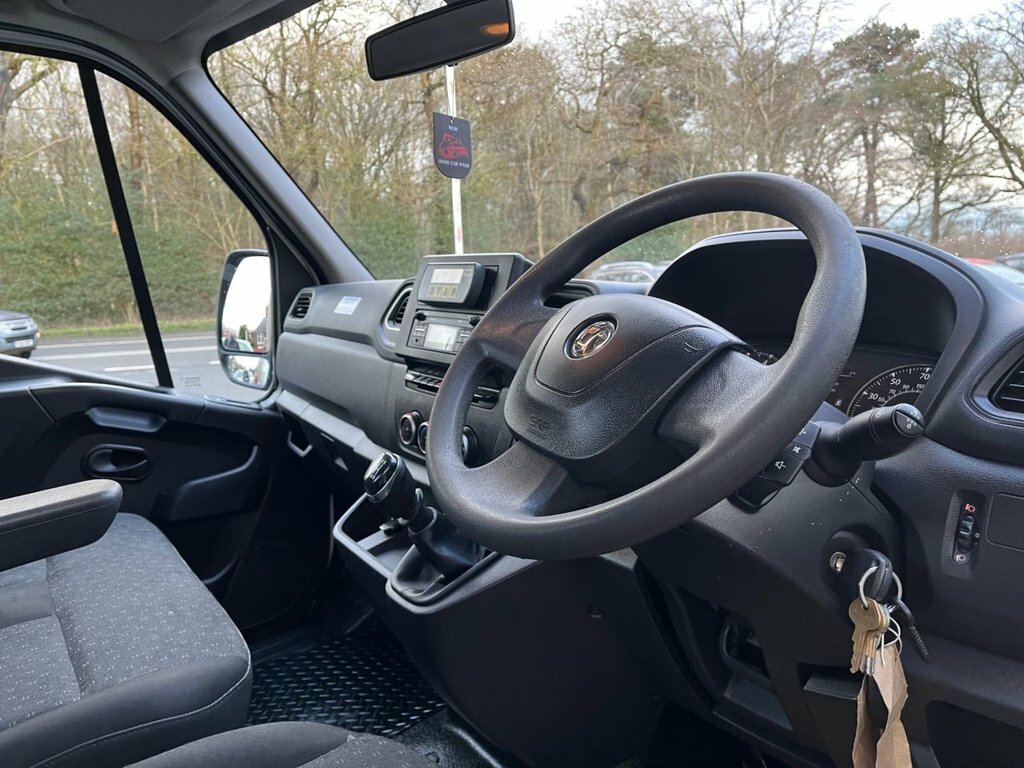 Vauxhall Movano 2.3L Null DU71XPK White #2