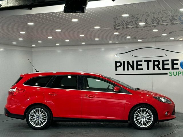 Ford Focus 1.0T Ecoboost Zetec Estate Euro VE62OET Red #4