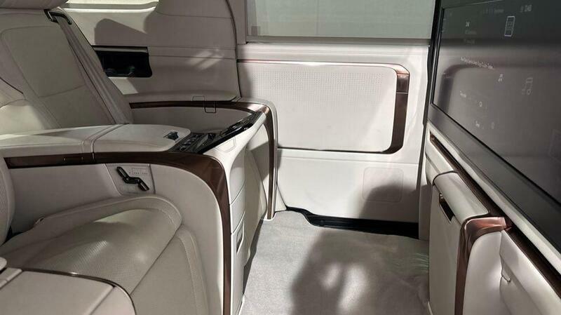 Lexus LM 350H 2.5 White #3