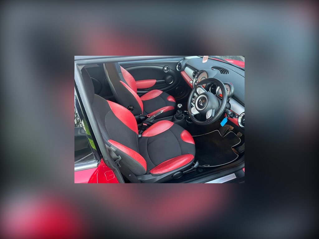 Mini Hatch Cooper 3-Door VU07KFX Red #2