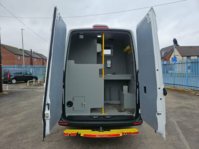 Mercedes-Benz Sprinter 2.1 314 Cdi Progressive Mwb Crewcab Welfare L2 H2 YB70UXD White #6