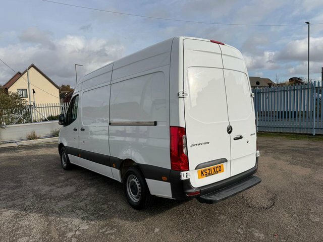 Mercedes-Benz Sprinter 2.0 315 Cdi Progressive Mwb G-tronic Rwd L2 H2 150 White #3