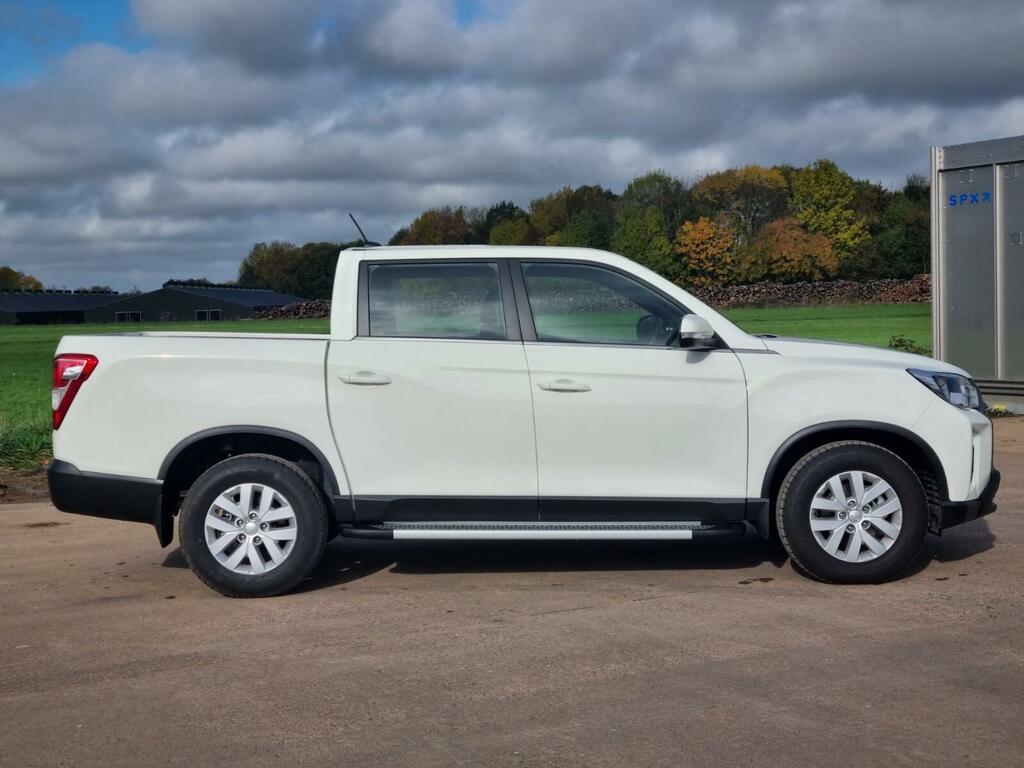 SsangYong Musso 2.2 Double Cab Pick Up Ex White #3